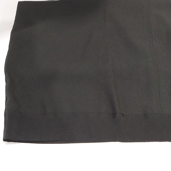 Gently once used Mattison V-neck short sleeve top, Size: small-medium fit - Picture 8 of 9